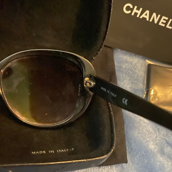 Chanel sunglasses full inclusion (has scratches) - Picture 14 of 15